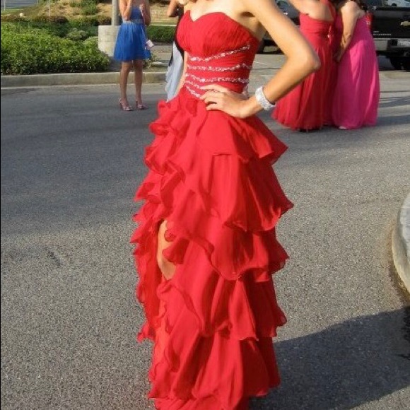 Prom dress - Picture 1 of 3